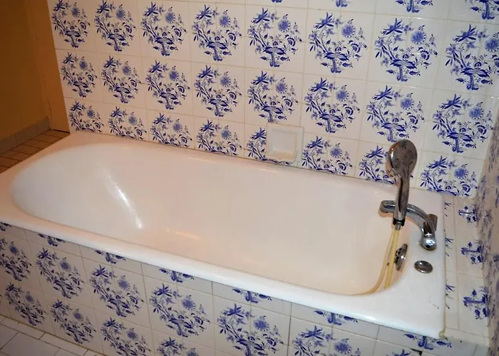 Maison Familiale Avec Jardin Clos, A 400m De La Et Proche Commerces, - Fr-1-22-235 * La Tranche-sur-Mer