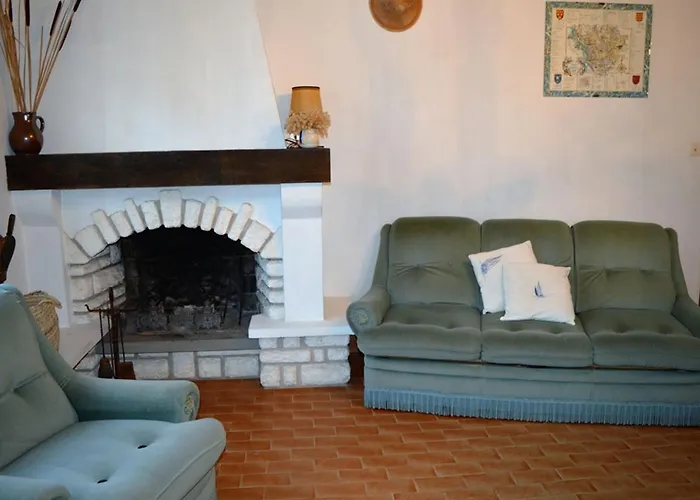 Сasa de vacaciones Maison Familiale Avec Jardin Clos, A 400m De La Et Proche Commerces, - Fr-1-22-235 *